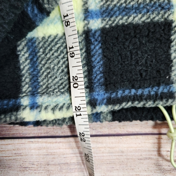 NWOT American Eagle cropped plaid fleece‎ pullover 1/4 zip medium. - Picture 6 of 7